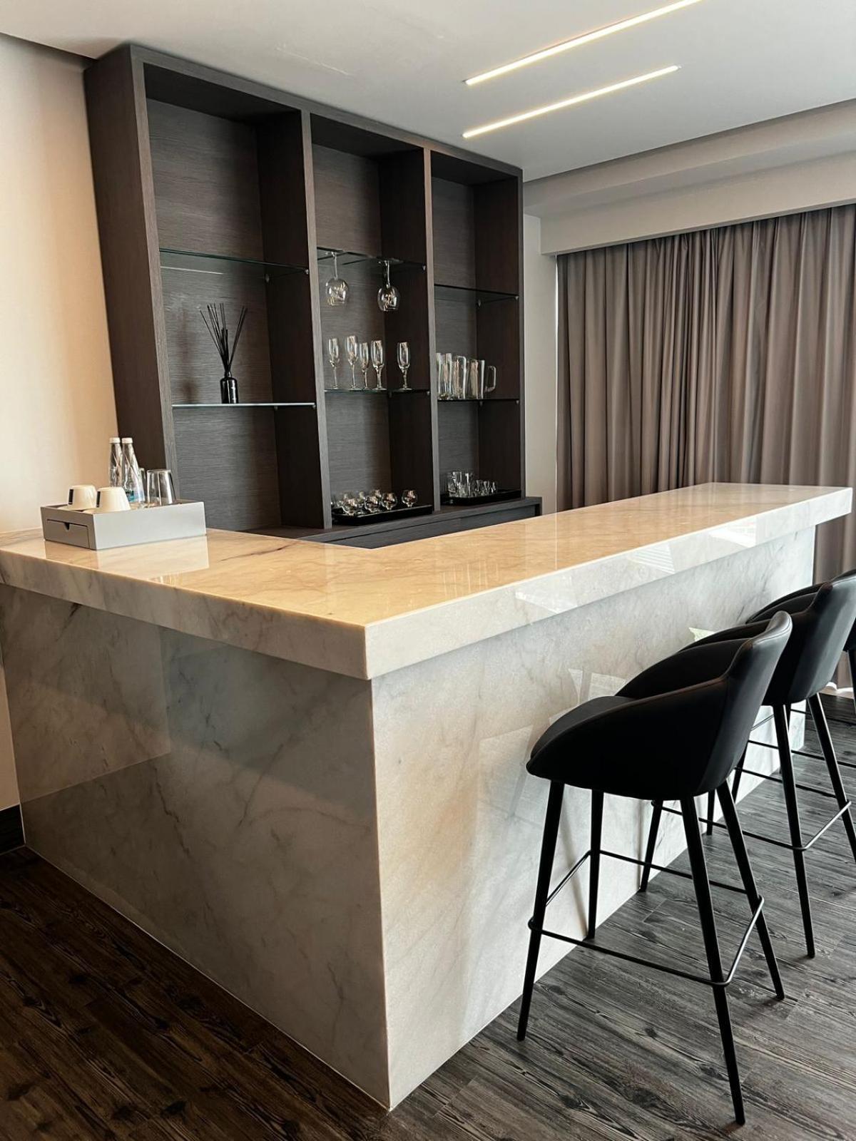 Baruk Guadalajara Hotel De Autor المظهر الخارجي الصورة A bar in a private home